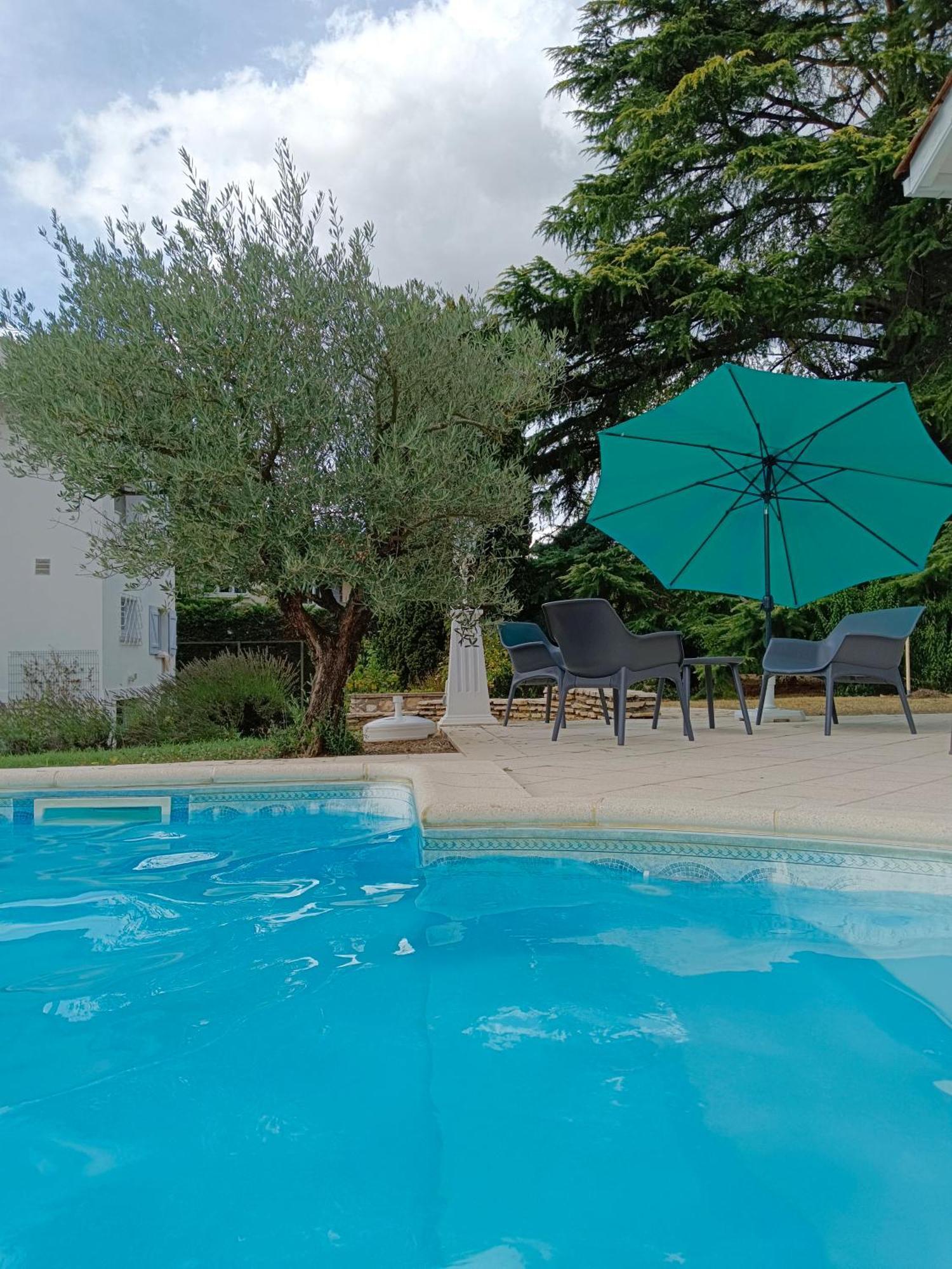 La Maison Basque Sainte-Livrade-sur-Lot Luaran gambar