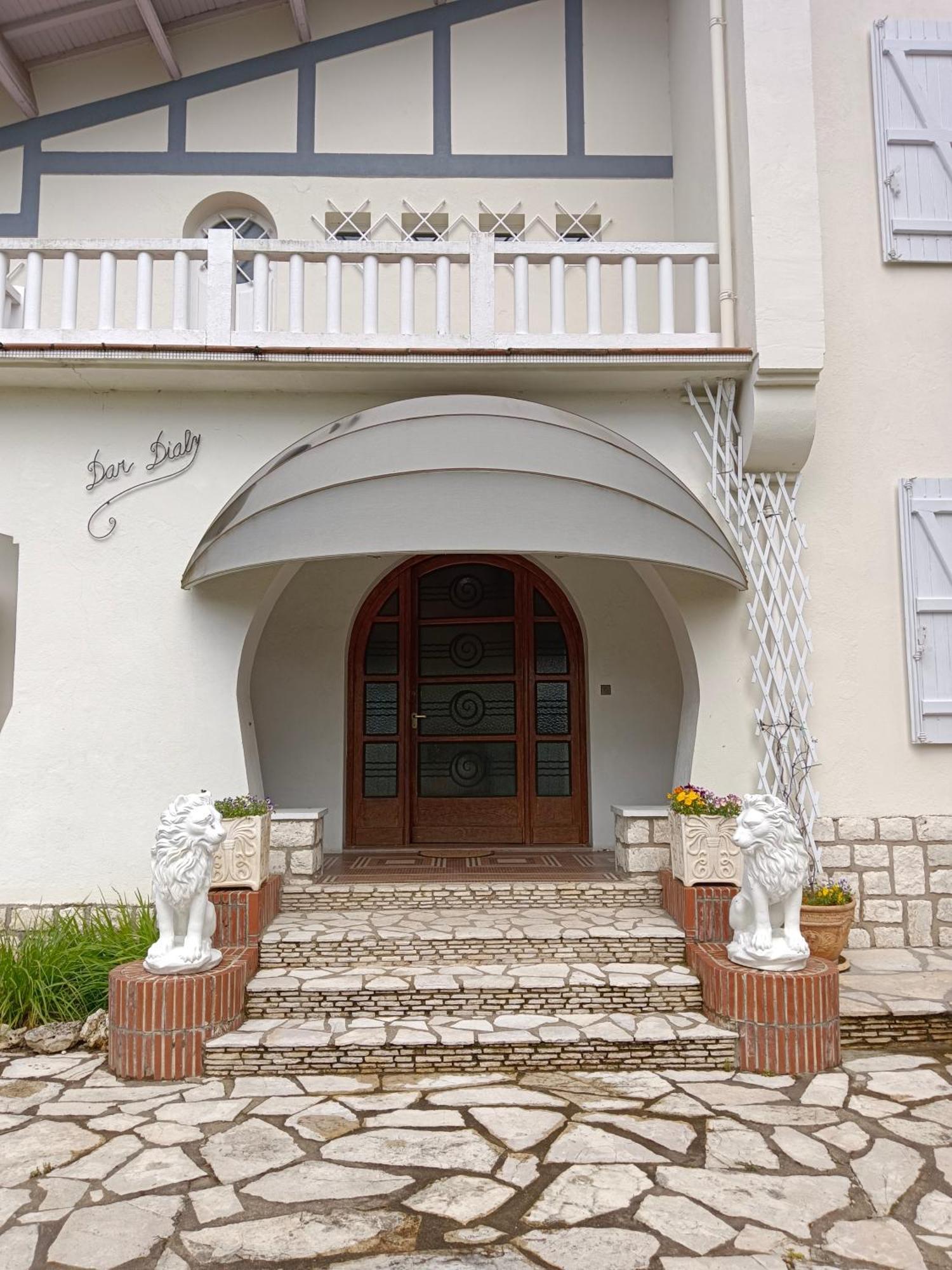 La Maison Basque Sainte-Livrade-sur-Lot Luaran gambar